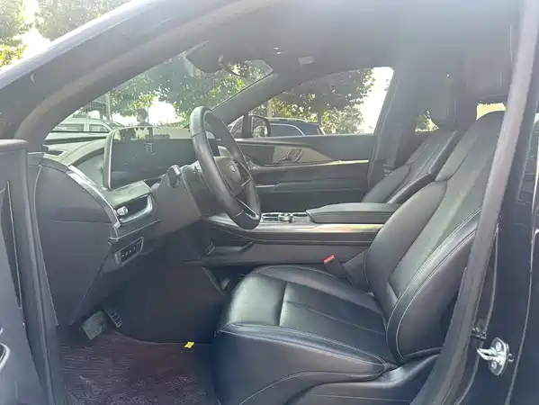 Cadillac XT5 2025