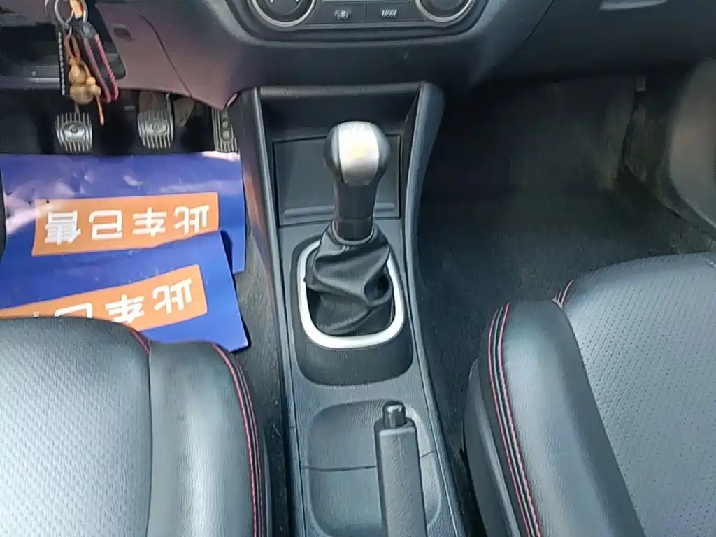 Nissan Sylphy 2018 — фото 14