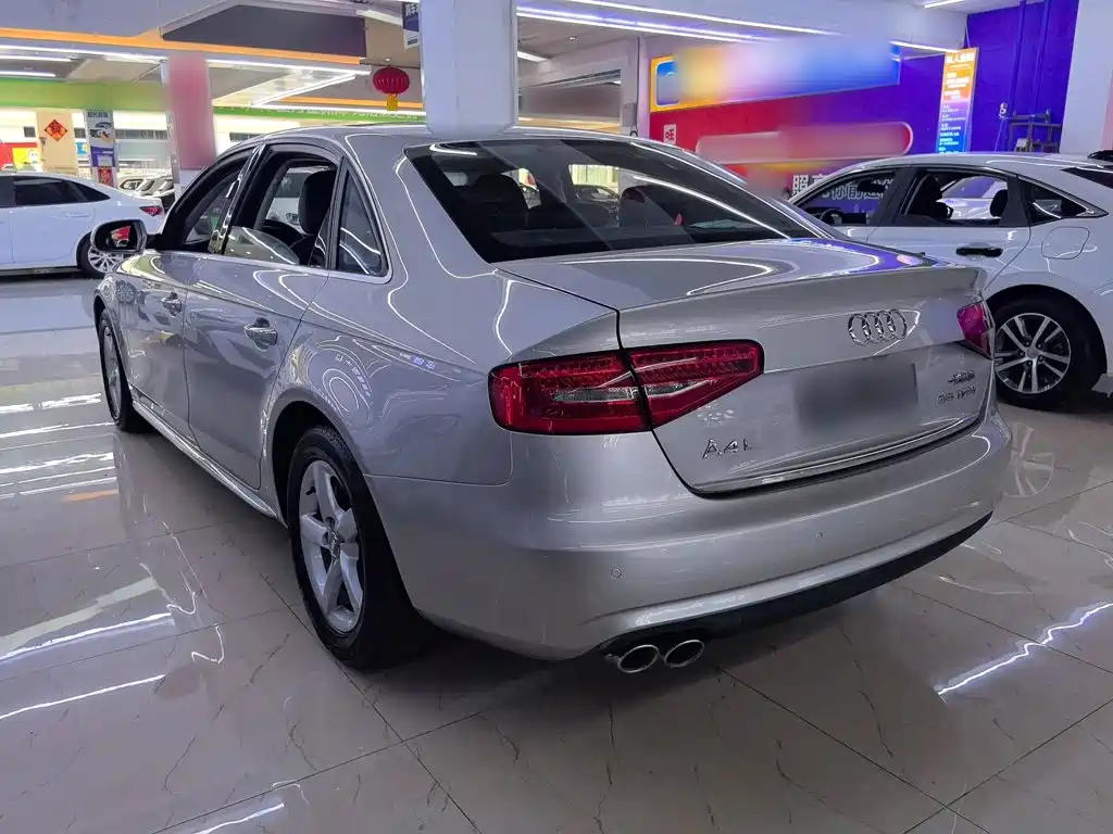 Audi A4L 2015