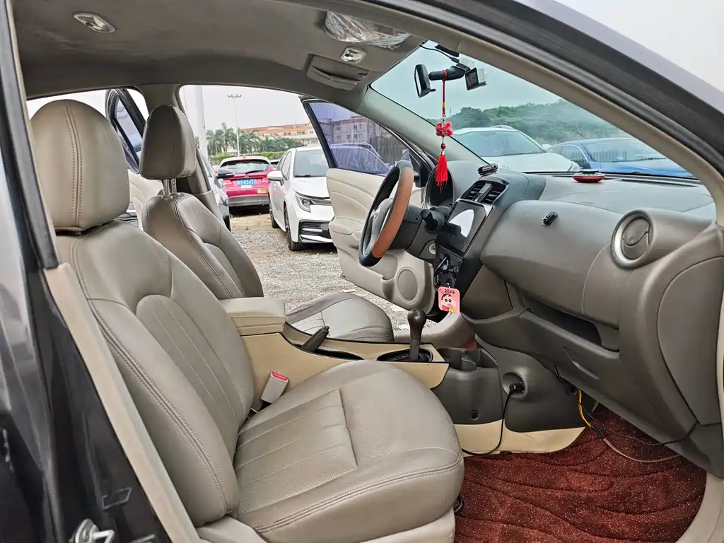 Nissan Sunny 2016 — фото 11