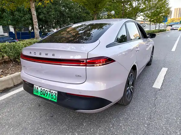 Roewe D6 2025