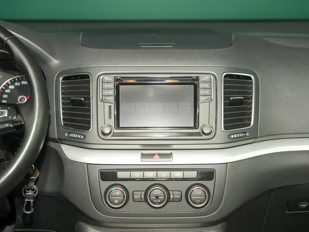 Volkswagen Sharan 2017 — фото 28