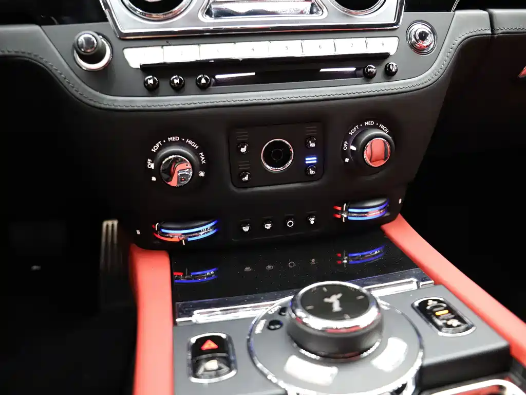 Rolls-Royce Phantom 2020 — фото 13