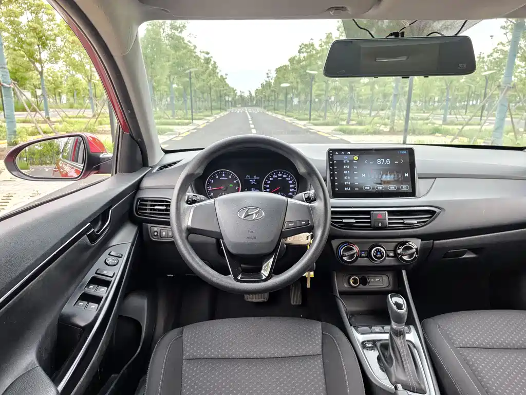 Hyundai Elantra 2020 — фото 14