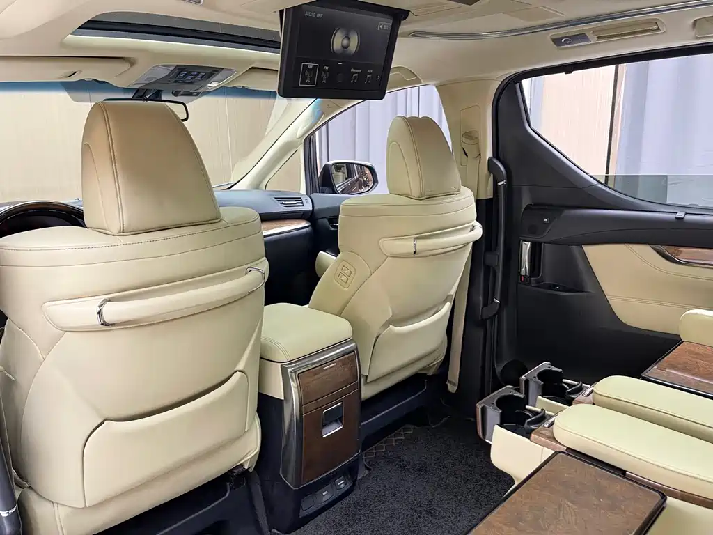 Toyota Alphard 2018 — фото 8