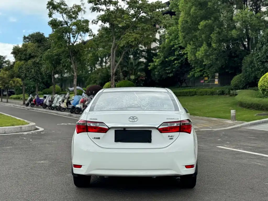 Toyota Corolla 2017 — фото 16