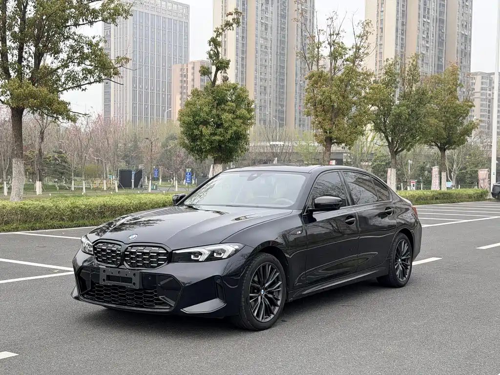 BMW 3 Series 2023 — фото 1