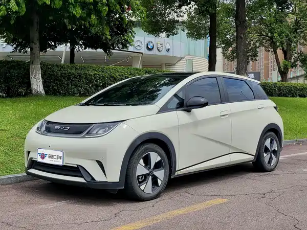 BYD Dolphin 2023