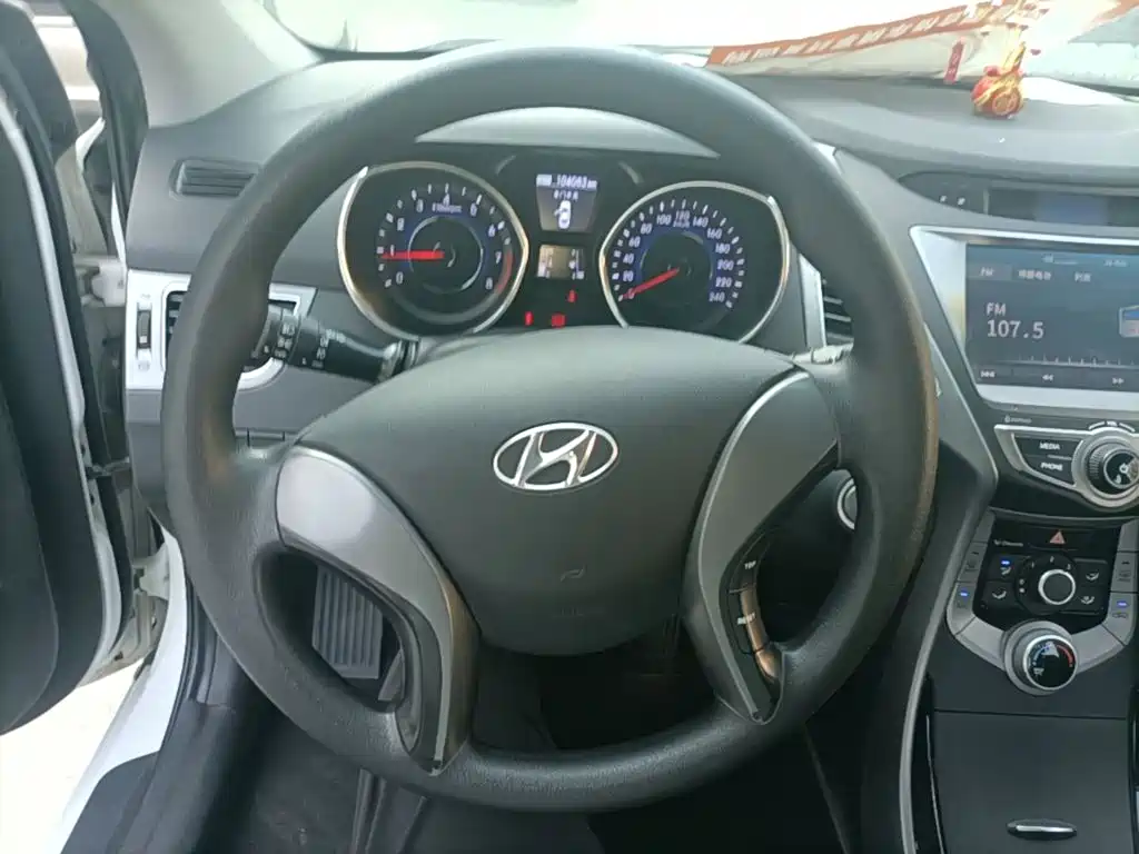 Hyundai Elantra Langdong 2016 — фото 11