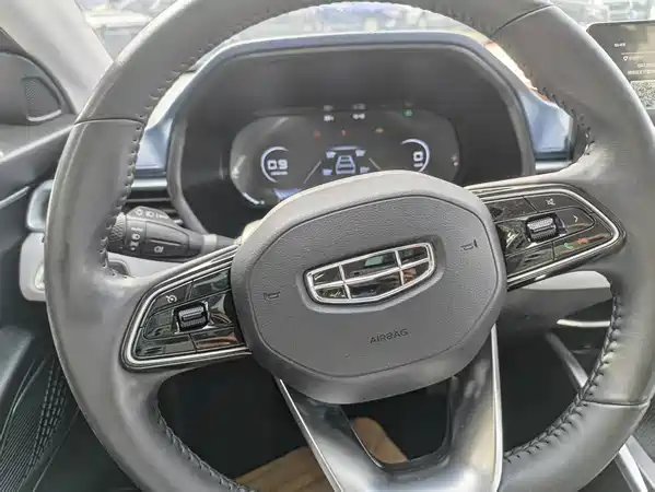 Geely Emgrand 2021