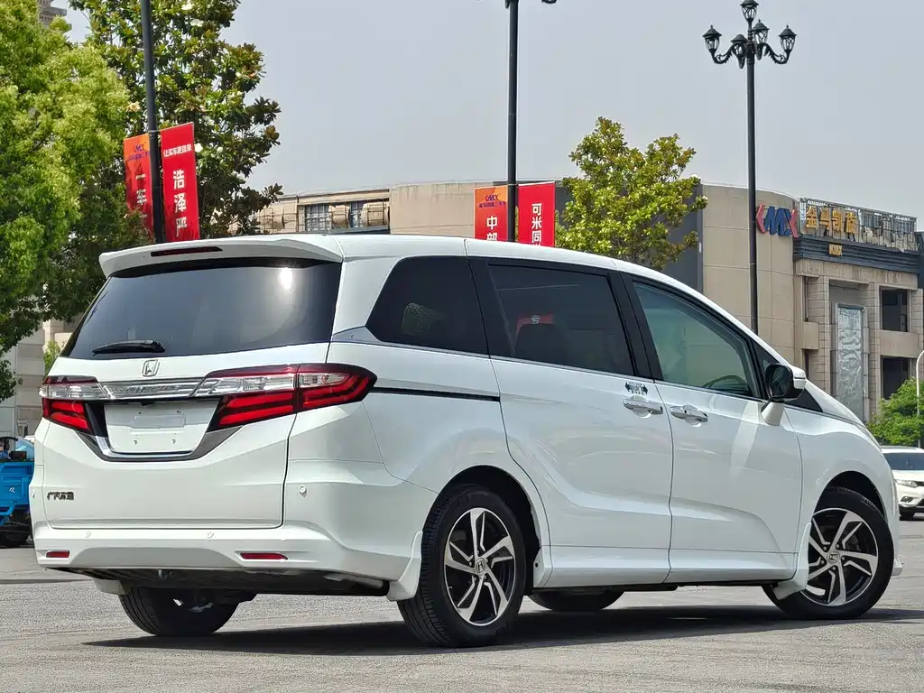 Honda Odyssey 2016 — фото 6