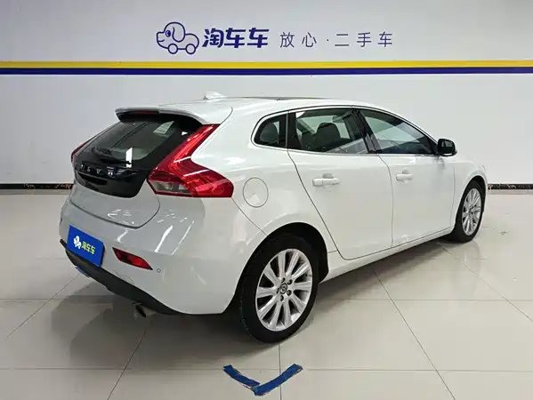 Volvo V40 2013