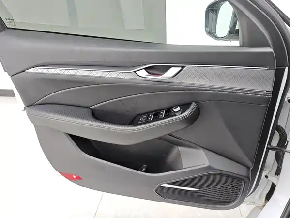 Geely Xingrui 2021