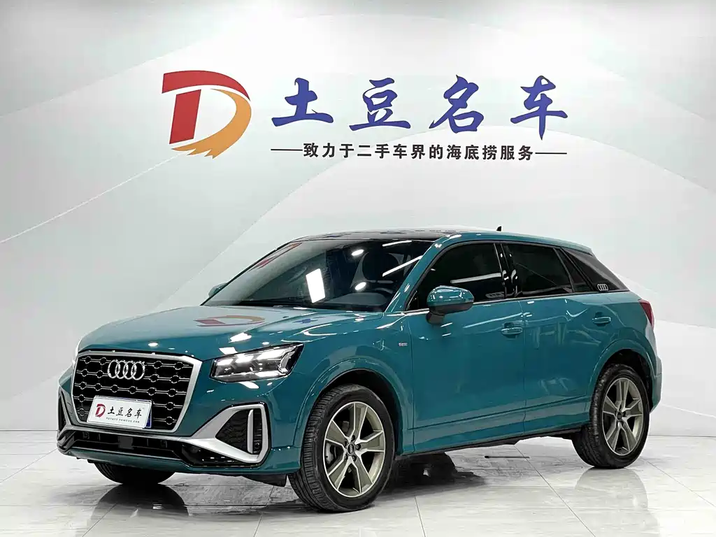 Audi Q2L 2022 — фото 1