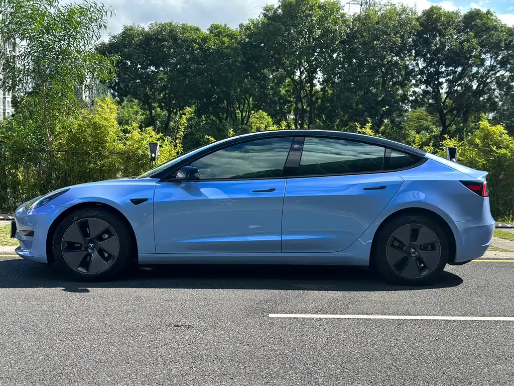 Tesla Model 3 2022 — фото 11