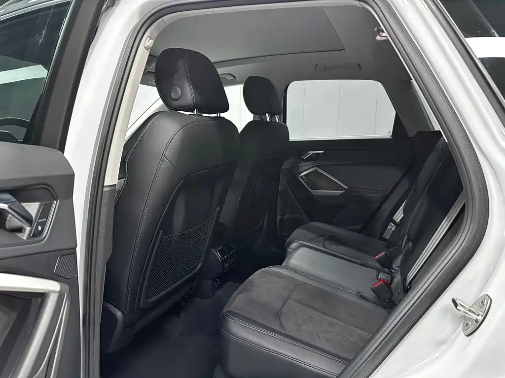 Audi Q3 2022 — фото 16