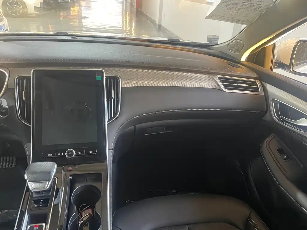 Roewe i6 MAX New Energy 2026 — фото 13