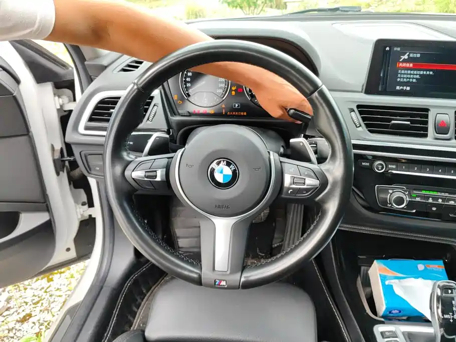 BMW 1 Series 2019 — фото 15