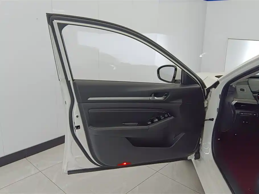 Nissan Teana 2021