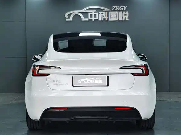 Tesla Model 3 2023
