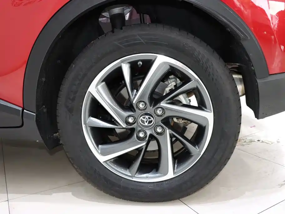 Toyota C-HR 2021 — фото 20