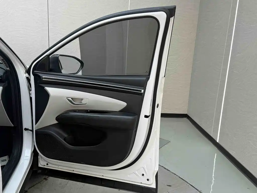 Hyundai Tucson 2021 — фото 16