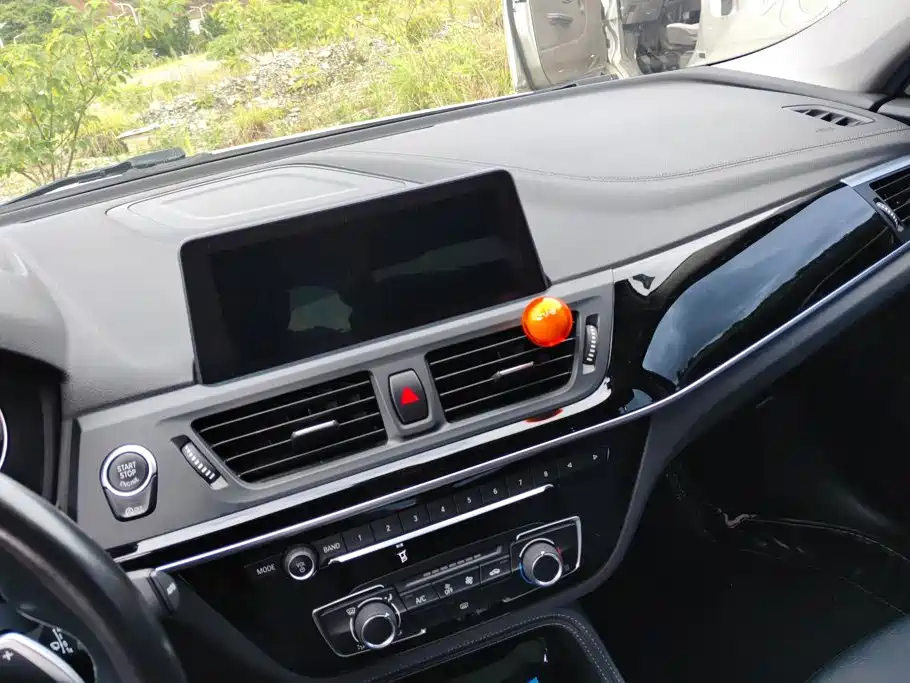 BMW 1 Series 2019 — фото 13