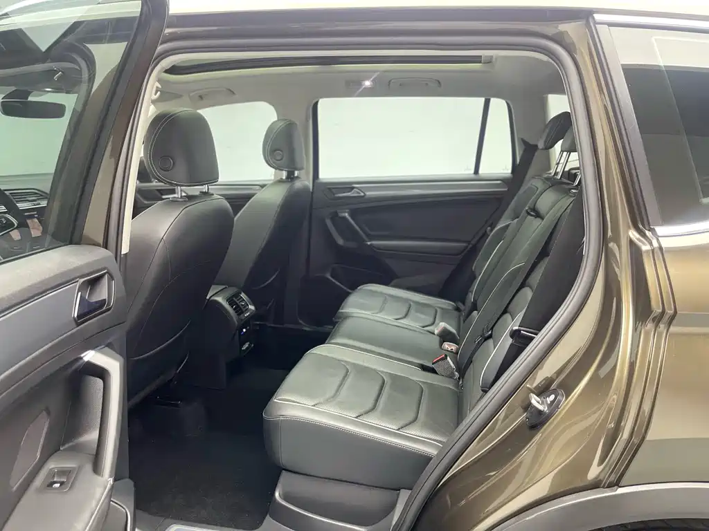 Volkswagen Tiguan L 2020 — фото 13