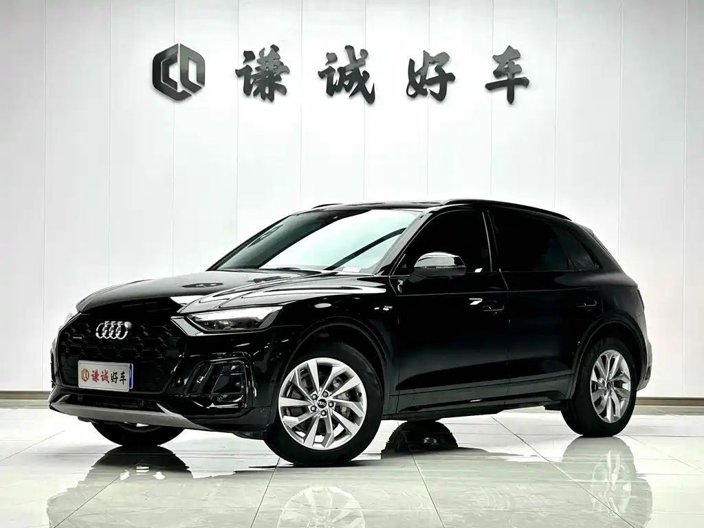 Audi Q5L 2022 — фото 1