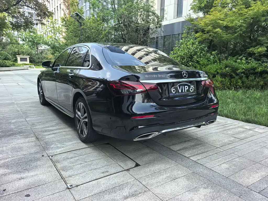 Mercedes-Benz E-Class 2023 — фото 9