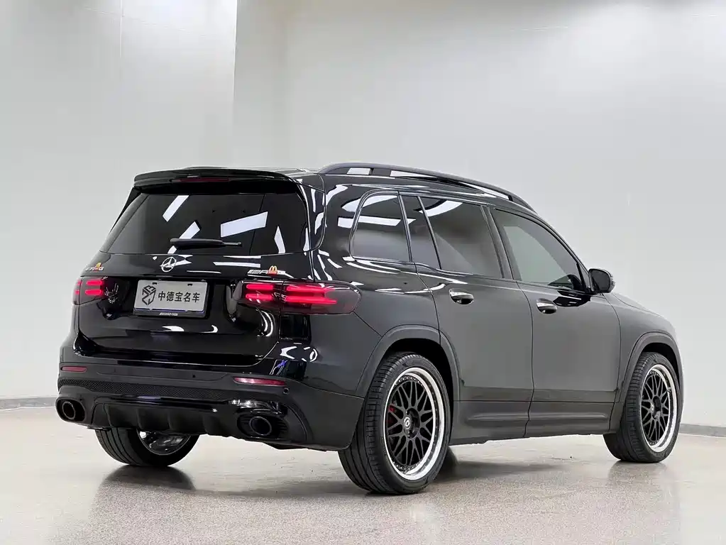 Mercedes-Benz GLB AMG 2024 — фото 7