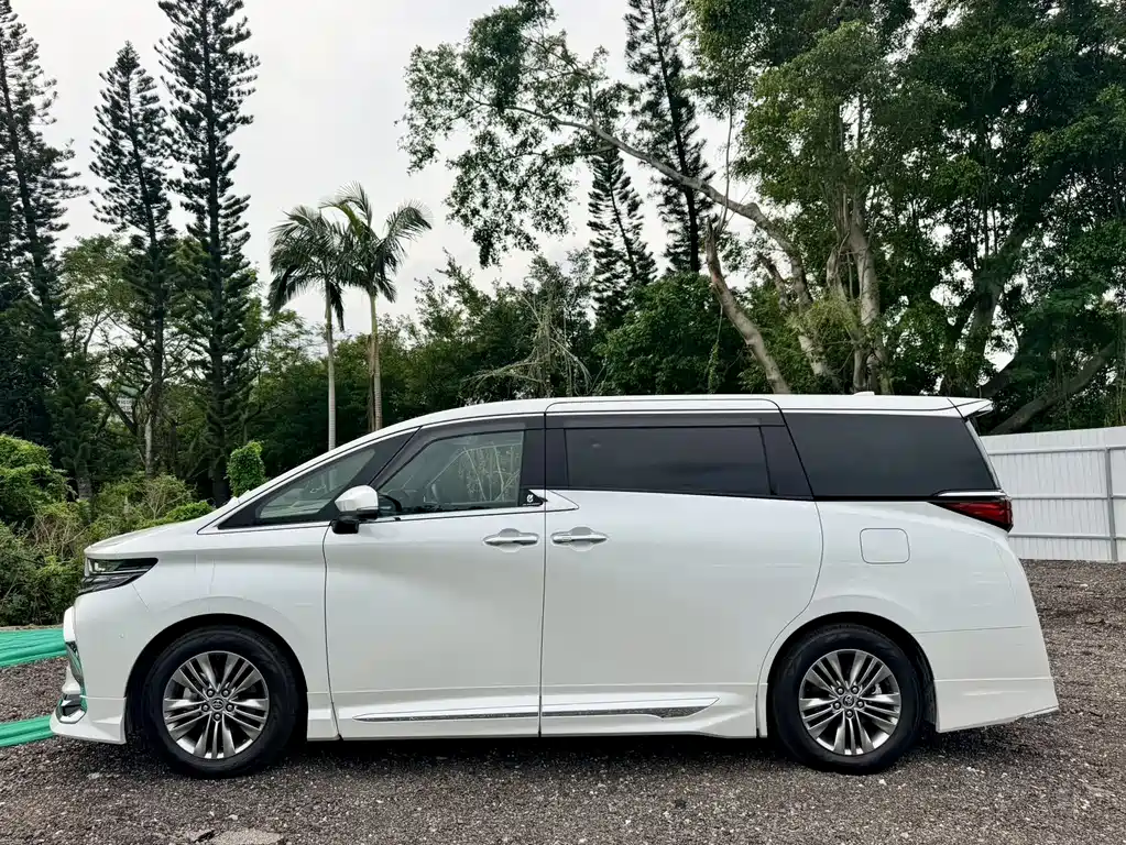 Toyota Alphard 2026 — фото 11