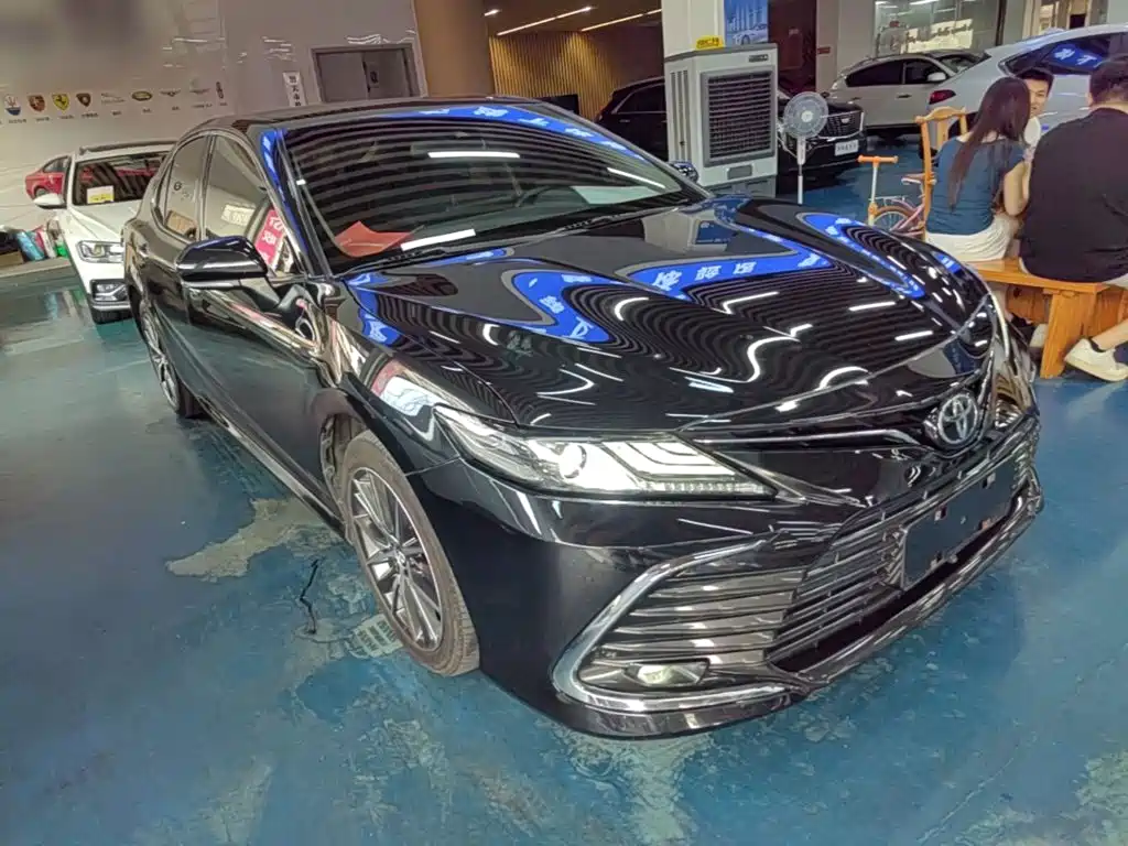 Toyota Camry 2021 — фото 4