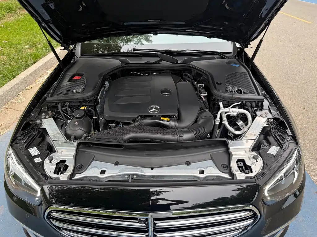 Mercedes-Benz E-Class 2022 — фото 18