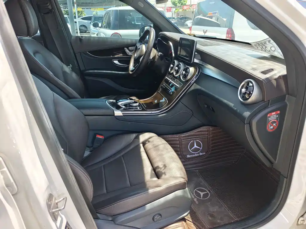 Mercedes-Benz GLC 2017 — фото 14