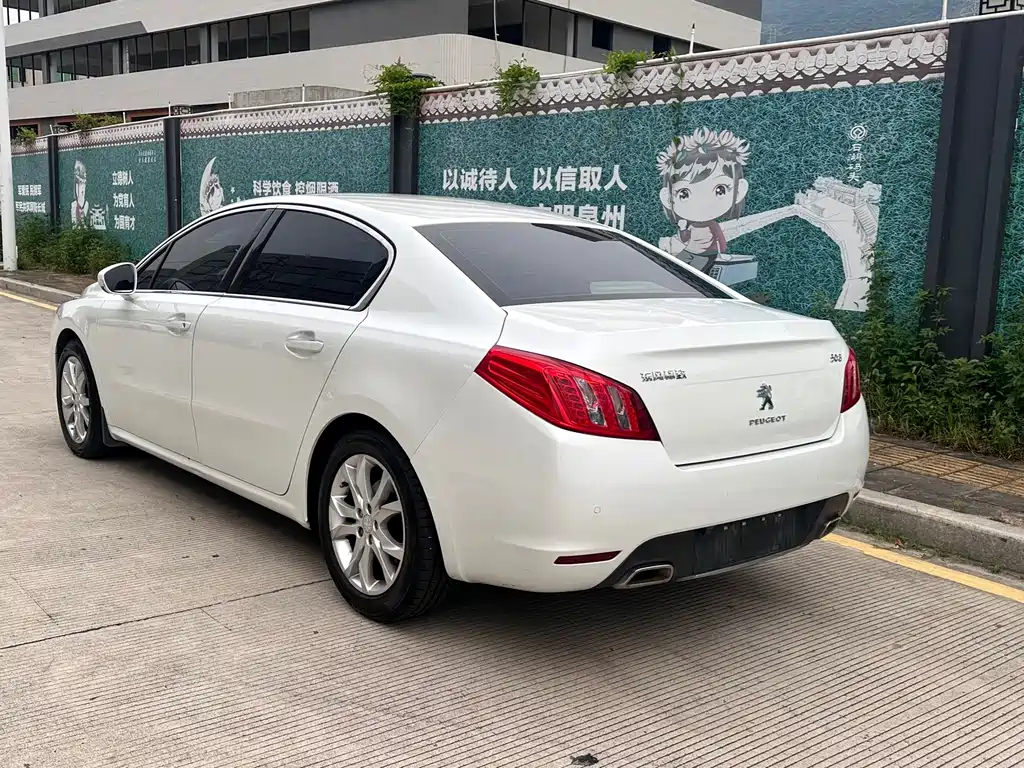 Peugeot 508 2014 — фото 12
