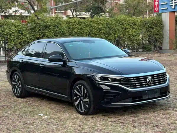 Volkswagen Passat 2022