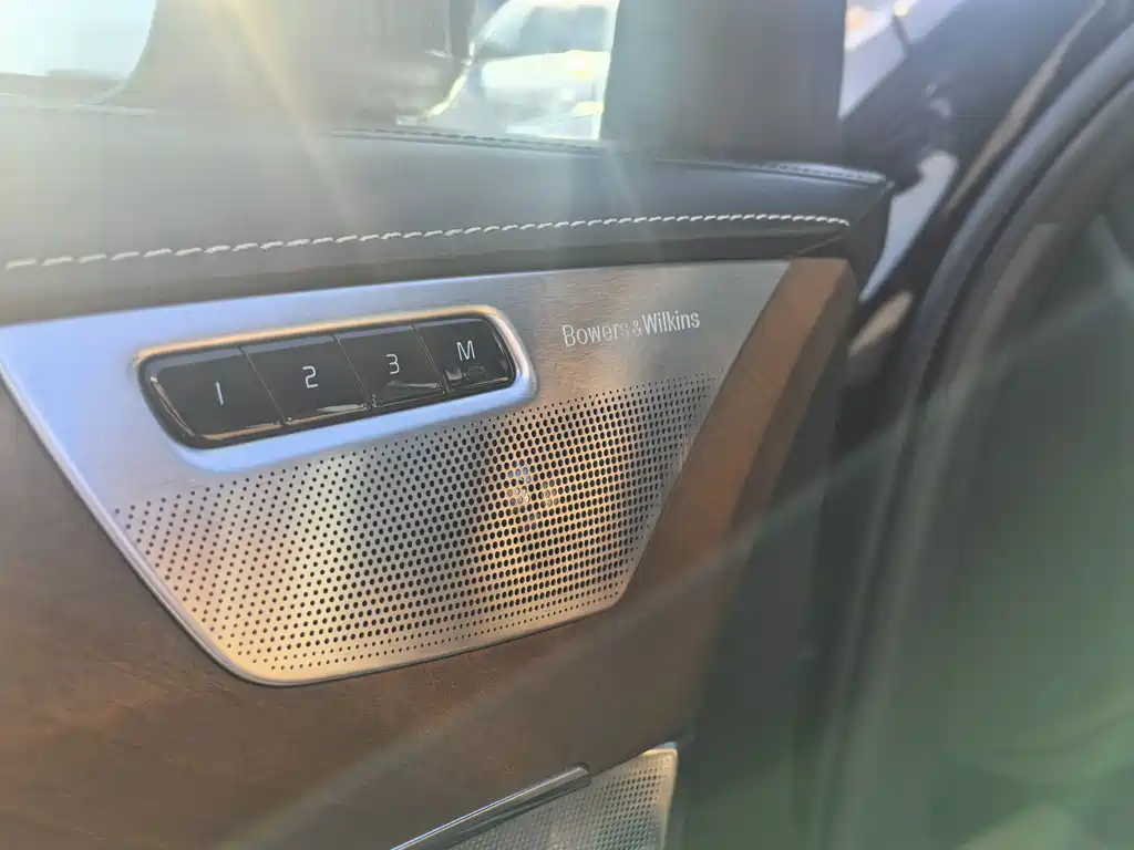 Volvo XC90 PHEV 2018 — фото 17