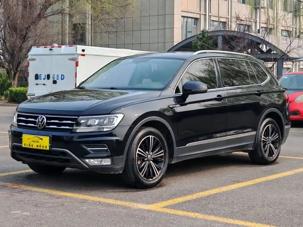 Volkswagen Tiguan L 2020 — фото 1