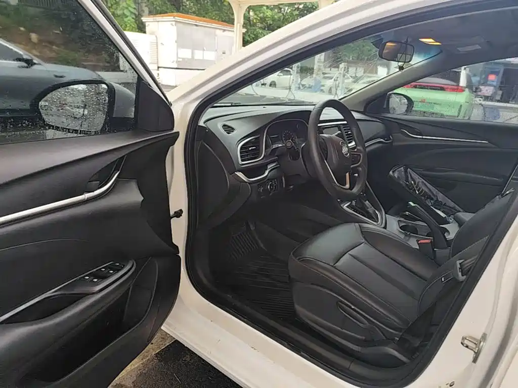 Buick Excelle 2022 — фото 16