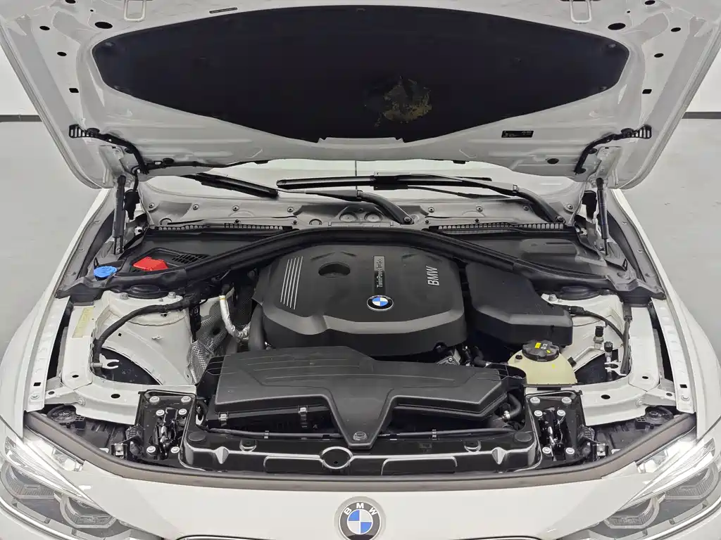 BMW 3 Series 2017 — фото 9