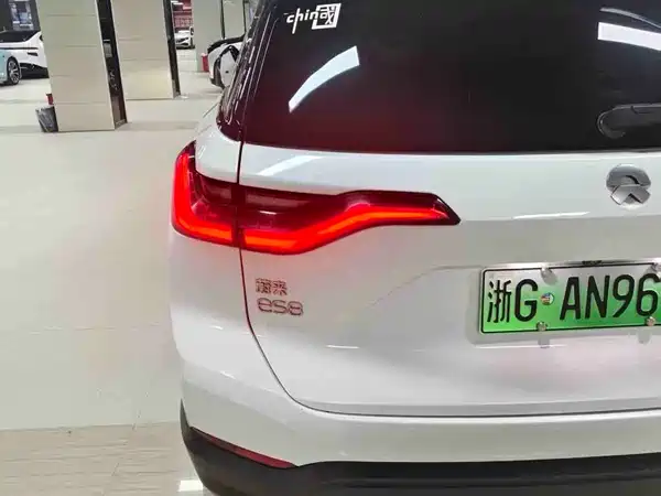 NIO ES8 2018