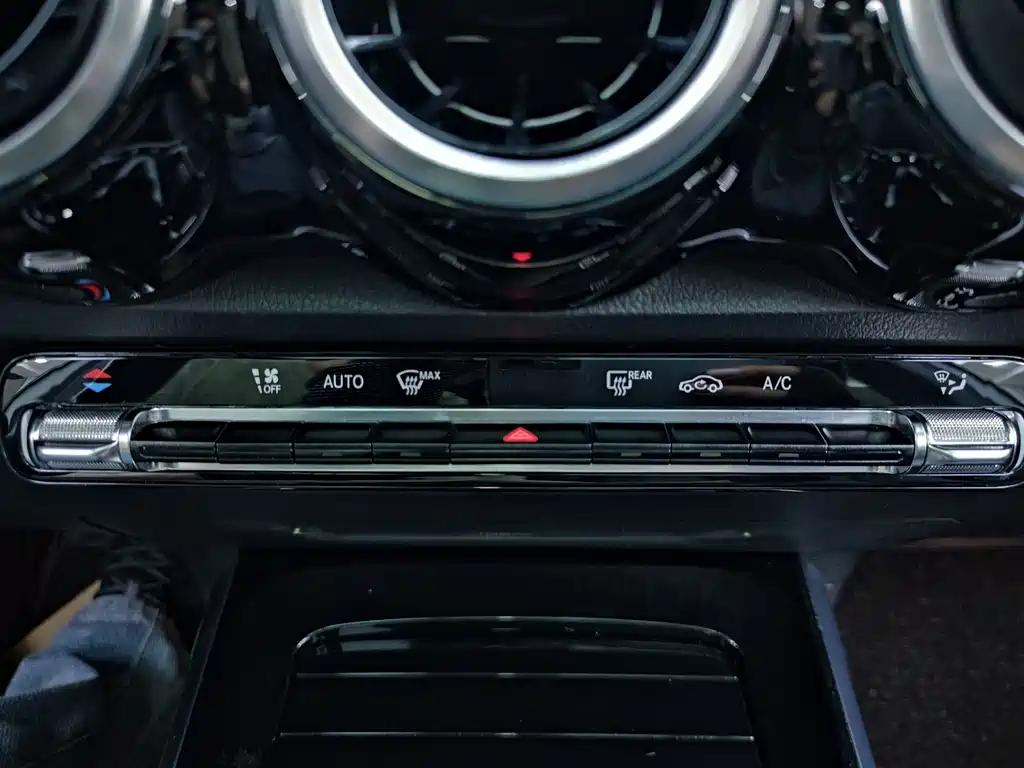Mercedes-Benz GLB 2020 — фото 18