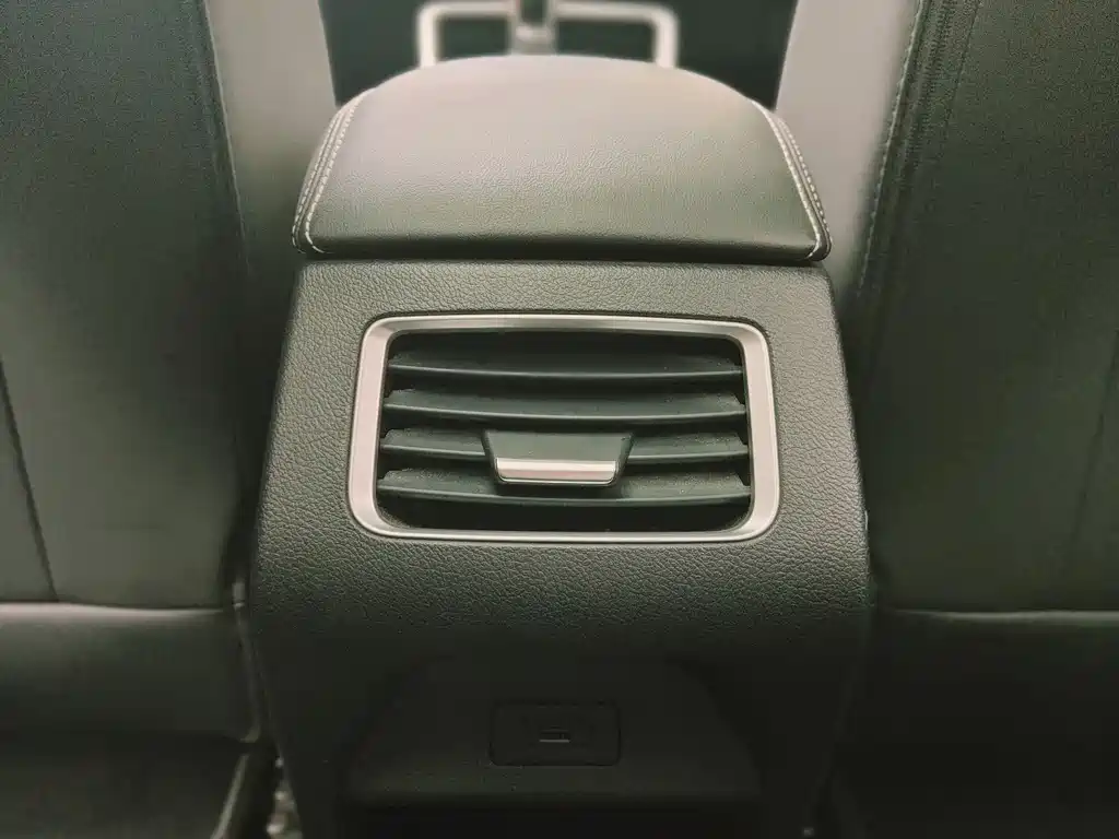 Geely Vision X6 2020 — фото 13