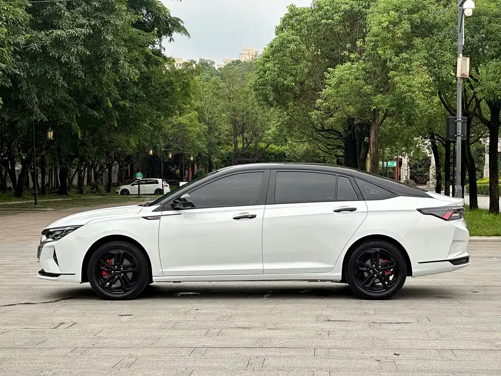 Dongfeng Yixuan MAX 2023 — фото 9