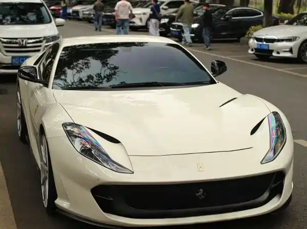Ferrari 812 2019