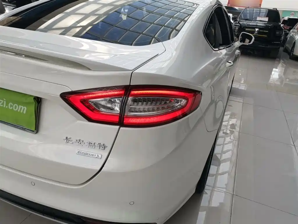 Ford Mondeo 2015 — фото 24
