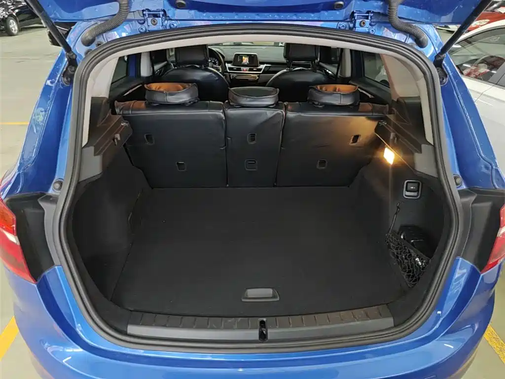 BMW 2 Series Active Tourer 2019 — фото 15