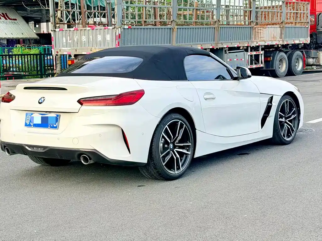 BMW Z4 2021 — фото 11
