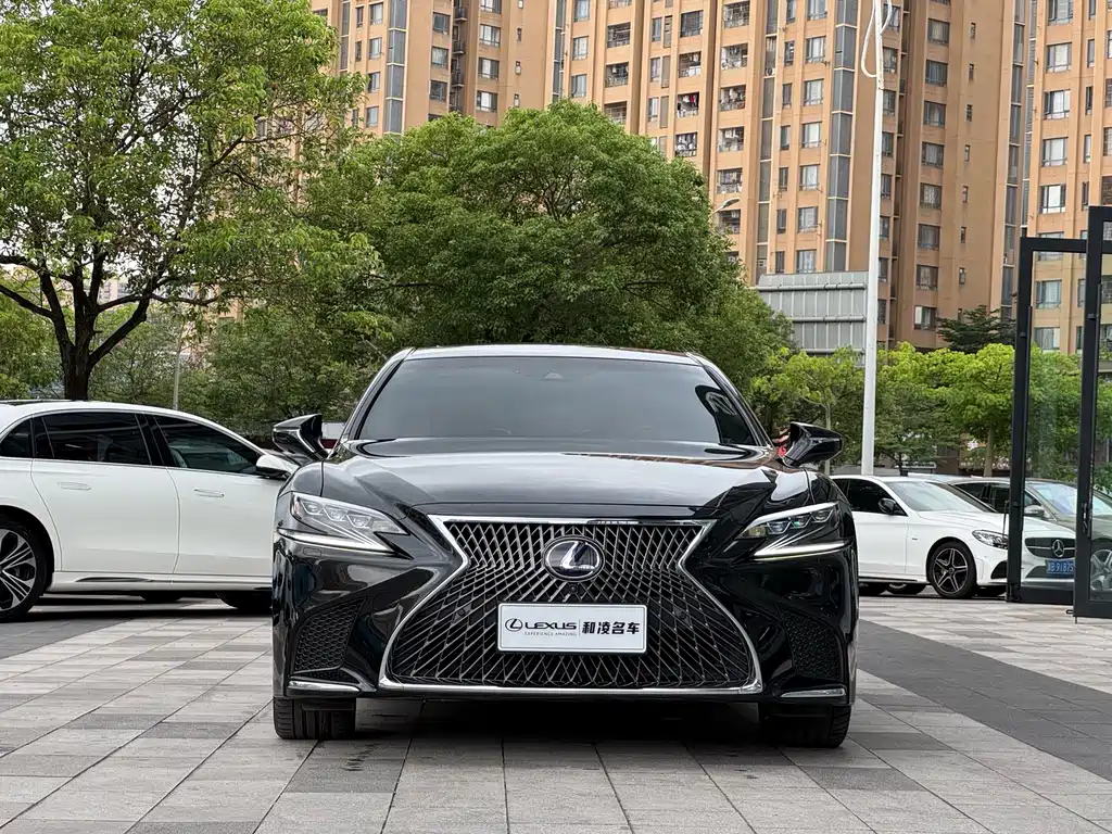 Lexus LS 2019
